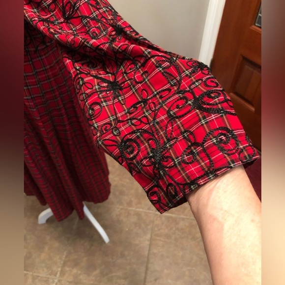 Vintage High Neck Dress Embroidered Details Women’s Size 14 - Picture 5 of 8